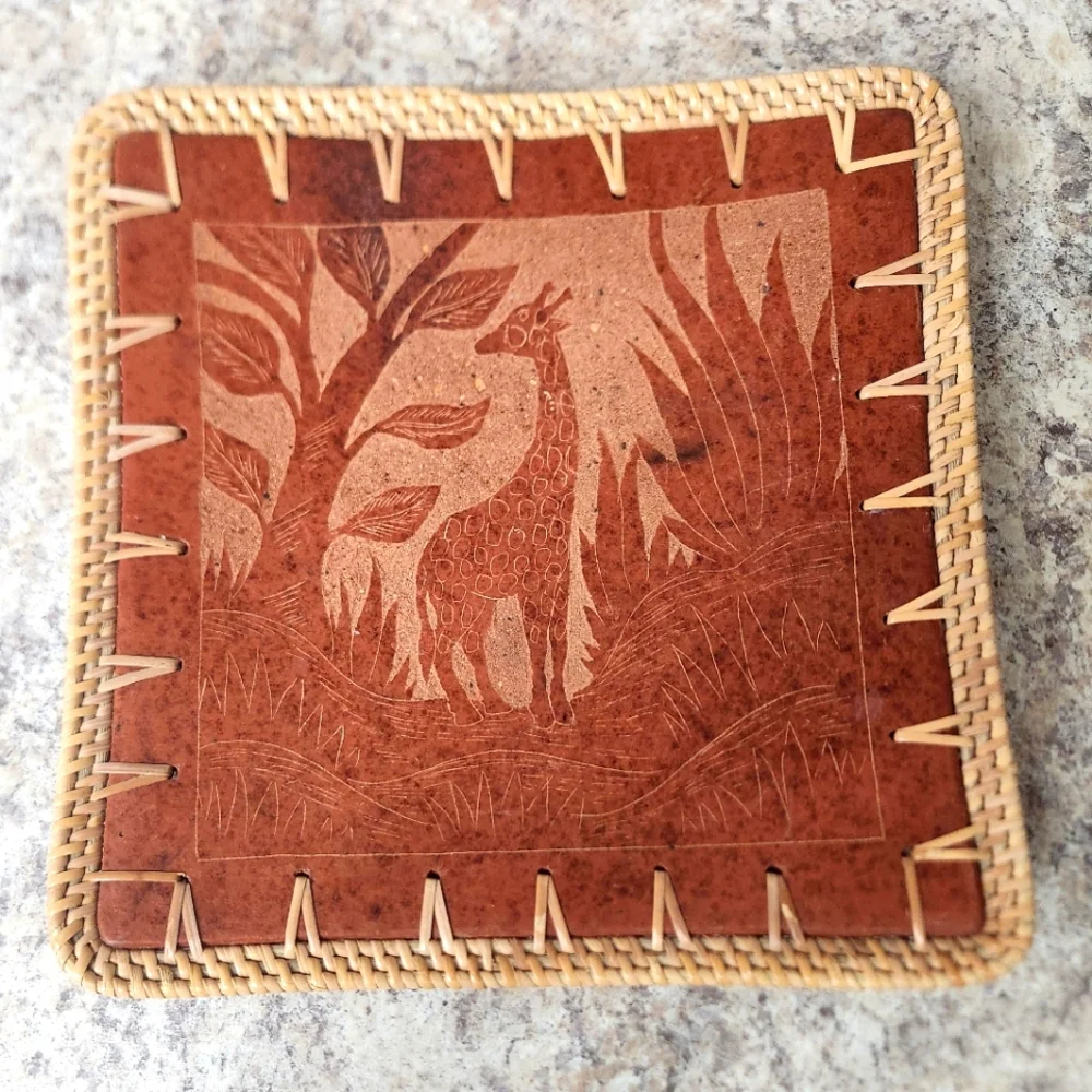 Indonesian Hand Carved Pottery‎ Plate